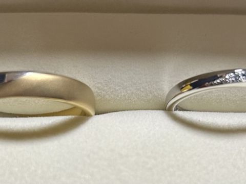 【ケイウノ ブライダル(K.UNO BRIDAL)の口コミ】 婚約指輪と重ね付けしたときの感じや、結婚指輪単体でつけたときの感じで…