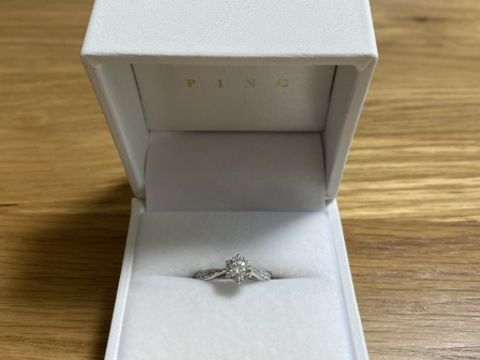 【宝寿堂(ほうじゅどう)の口コミ】 宝石の卸売店ということで価格が安く、その分大きなダイヤを購入すること…