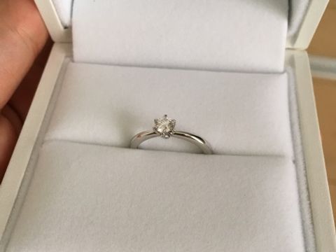 【ギンザタナカブライダル(GINZA TANAKA BRIDAL)の口コミ】 一生に一度のものでどうしても欲しいという私の希望で婚約指輪を主人にお…