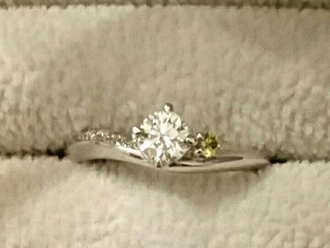 【JEWELRY  KAMATA(ジュエリーかまた)の口コミ】 直線的なデザインよりも、S字などの曲線デザインがしっくりきたので、何本…