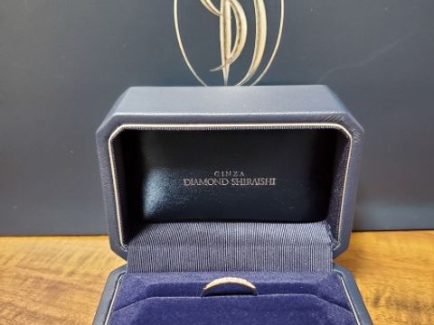 【銀座ダイヤモンドシライシの口コミ】 デザインがシンプルなものを探していました。何度も試着させていただけて…
