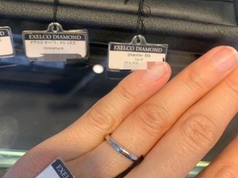 【エクセルコダイヤモンド(EXELCO DIAMOND)の口コミ】 少しお値段が高く感じてしまうものが多かったので、シンプルで低価格なも…