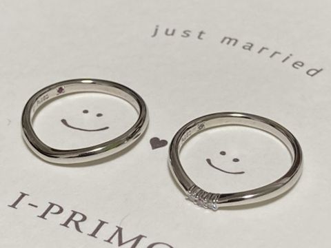 【アイプリモ(I-PRIMO)の口コミ】 ダイヤモンドが大きめの婚約指輪に対して、結婚指輪はダイヤモンドはつけ…