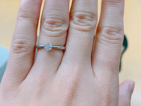 【アイプリモ(I-PRIMO)の口コミ】 プロポーズされてから、後日婚約者と一緒にお店へ行き、2人で決めました。…