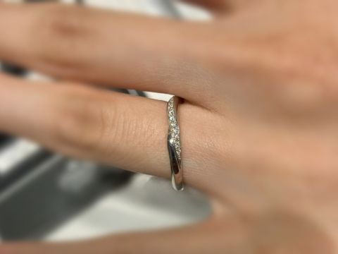 【エクセルコダイヤモンド(EXELCO DIAMOND)の口コミ】 ブランド、デザインのわりに、かなり安く購入できるところがポイントだと…