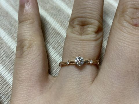 【LUCIE(ルシエ)の口コミ】 アンティークっぽい雰囲気の物が好きで、ネットを見ながら王道の立て爪の…