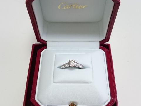 【カルティエ(Cartier)の口コミ】 上品で洗練されているデザインで、年齢を重ねても美しく輝き続けるリング…