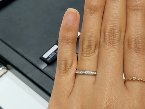 【ラザール ダイヤモンド(LAZARE DIAMOND)の口コミ】 ハーフエタニティのリングを探していましたが、沼にハマりどれも同じに見…