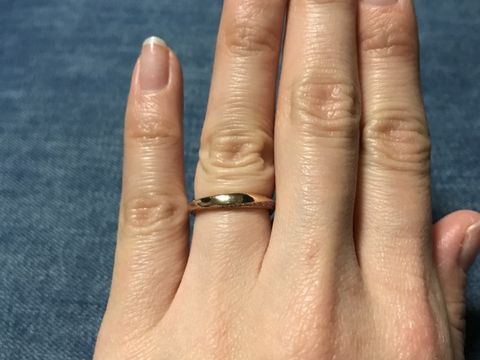 【俄(にわか)の口コミ】 ピンクゴールドの肌馴染みが良く、凛の意味合いが二人の想いとピッタリで…