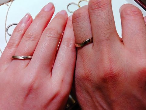 【杢目金屋(もくめがねや)の口コミ】 デザインは今までのオーダーメイドの作品のサンプルを参考に自分たちの好…