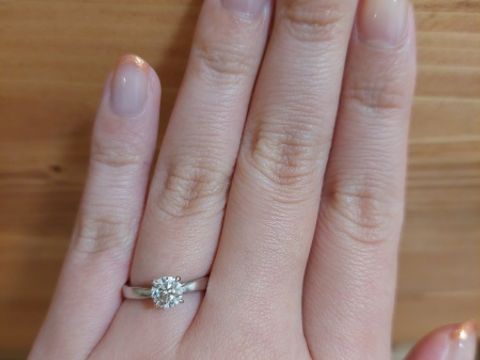 【宝寿堂(ほうじゅどう)の口コミ】 いくつかのショップを見てまわるなかで、
自分にはシンプルで王道なデザイ…