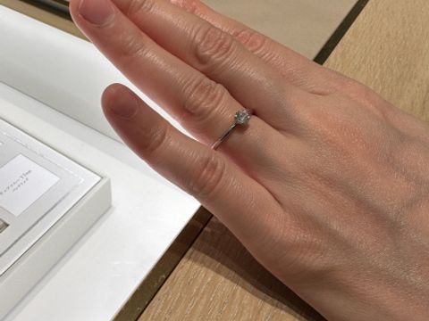 【ティファニー(Tiffany & Co.)の口コミ】 ティファニーのブライダルブティックで試着しました。ティファニーでは人…