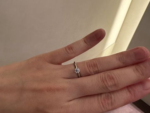 【ブルガリ(BVLGARI)の口コミ】 ブルガリのローマアモールです。華奢さと上品さを持ち、シンプルだけれど…