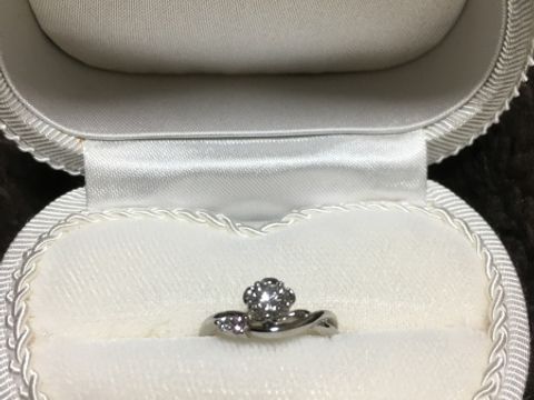 【snow(スノウ)の口コミ】 義母から頂いた指輪をフルリフォームしました。
元のデザイン料金だけで、…