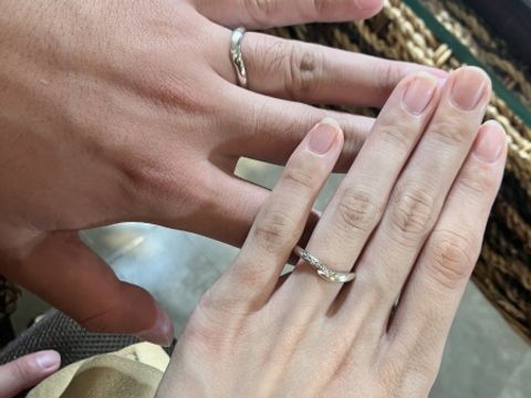 【杢目金屋(もくめがねや)の口コミ】 コンビネーションリングでゴールド部分が木目柄に入っていてとっても可愛…