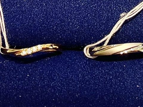 【ヴァンドーム青山(VENDOME AOYAMA)の口コミ】 ゴールド系で探しました。ゴールドだと、石の光具合もプラチナと比べて弱…