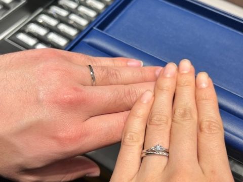 【銀座ダイヤモンドシライシの口コミ】 重ね付けでも片方だけ着用してもしっくりくるデザインであること、着け心…