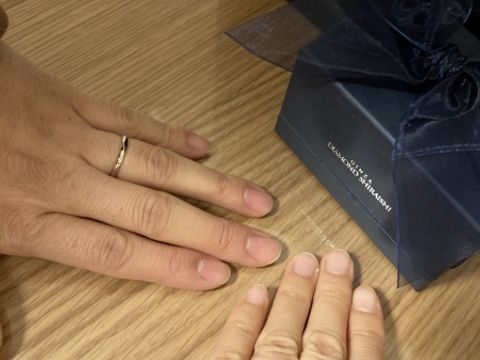 【銀座ダイヤモンドシライシの口コミ】 デザインも気に入りました。シンプルな指輪が欲しかったので、色々つけて…