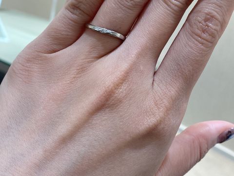 【アイプリモ(I-PRIMO)の口コミ】 ダイヤモンドが斜めに入っているのはなんだが
珍しく綺麗めで年齢を重ねて…