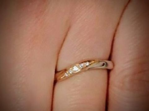 【IDEAL Plus fort(アイデアルプリュフォール)の口コミ】 全面ゴールドではなく、嫌らしくない程度に入っているところがポイントで…