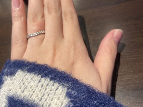 【銀座ダイヤモンドシライシの口コミ】 V字のハーフエタニティリングは、中々ないようなので、V字でお探しの方は…