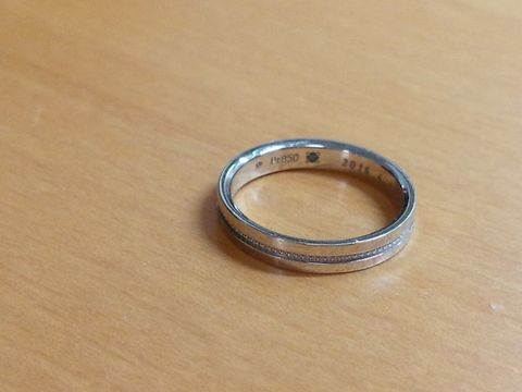 【アイプリモ(I-PRIMO)の口コミ】 元々はシンプル過ぎず、派手すぎないようなリングを探していました。ディ…
