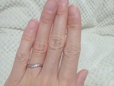 【TOWAIYOU(トワイユ)の口コミ】 ウェ〜ブ型のデザインと、価格がお手頃だった点。ダイヤが好きなのだが、…