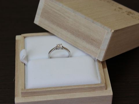 【William-LennyDiamond(ウィリアム・レニー・ダイヤモンド)の口コミ】 結納で使う指輪だったので慎重に選びました。他の指輪よりも、指輪の作り…