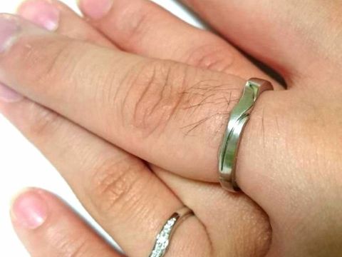 【俄(にわか)の口コミ】 指が短くてコンプレックスだった私はV字型やウェーブ型の指輪が良かったの…