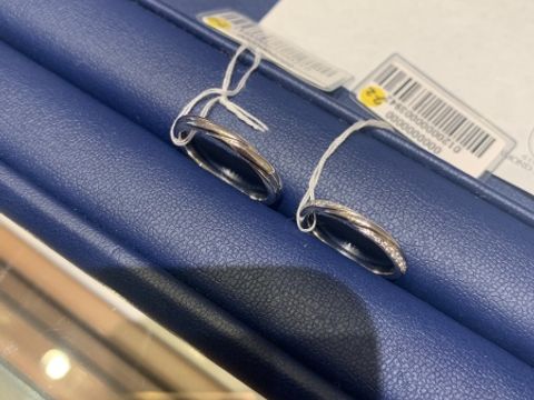 【銀座ダイヤモンドシライシの口コミ】 カジュアルすぎず、かつ上品さもあり、きらきらも叶えるデザインでした。…