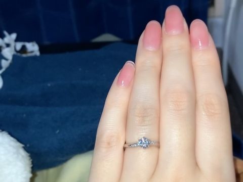 【宝寿堂(ほうじゅどう)の口コミ】 ずーっと憧れていた、婚約&結婚指輪。

最初はストレートでシンプルな…