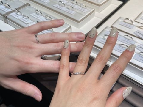 【アイプリモ(I-PRIMO)の口コミ】 ウェーブの指輪が気に入ったので、その中でシンプルかつ長い間つけられそ…