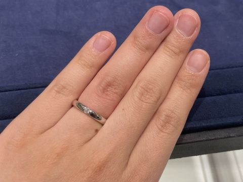 【4℃ BRIDAL(ヨンドシーブライダル)の口コミ】 比較的安価で購入出来ます。
永久保証サービスがあり、購入後のサポートが…