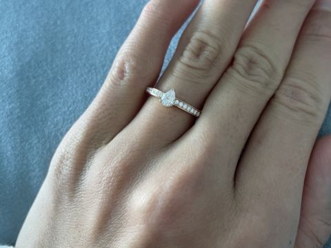 【ショーメ(CHAUMET)の口コミ】 メレダイヤモンドとしずく型のダイヤモンド、ピンクゴールドの組み合わせ…