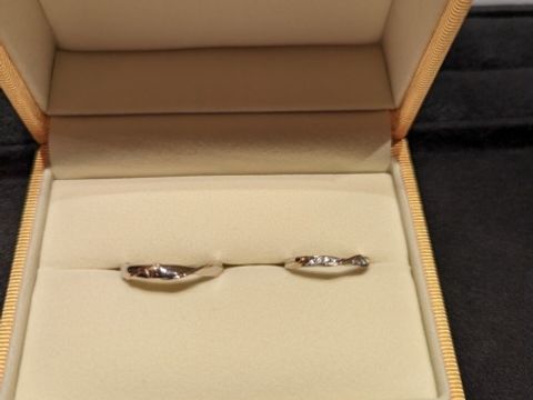 【ケイウノ ブライダル(K.UNO BRIDAL)の口コミ】 婚約指輪をケイウノで買っていたので、結婚指輪も同じブランドで購入しよ…