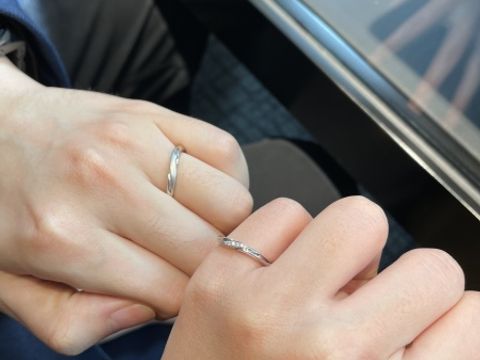 【エクセルコダイヤモンド(EXELCO DIAMOND)の口コミ】 指輪のデザインは、ヨーロッパ風の豪華で力のあるウェーブのリングと質の…