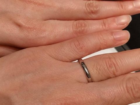 【ティファニー(Tiffany & Co.)の口コミ】 シンプルでありながら高級感があると思います。飾らない形なので、さまざ…