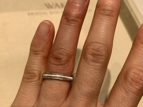 【和光ブライダルブティックギンザの口コミ】 かわいらしいデザインがたくさんありました。ミルグレインで見ても細かい…