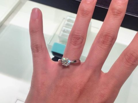 【ティファニー(Tiffany & Co.)の口コミ】 ダイヤが大きくてとにかく豪華！ゴージャスです！
キラキラで綺麗でこんな…