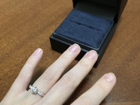 【ラザール ダイヤモンド(LAZARE DIAMOND)の口コミ】 婚約指輪は、世界一のダイヤモンドというだけあってカットの仕方、輝きの…