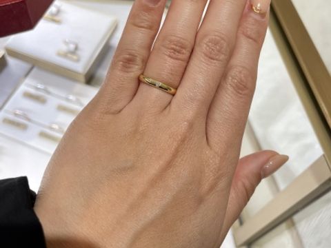 【カルティエ(Cartier)の口コミ】 シンプルなデザインにダイヤが一粒入ったものです。価格もリーズナブルで…