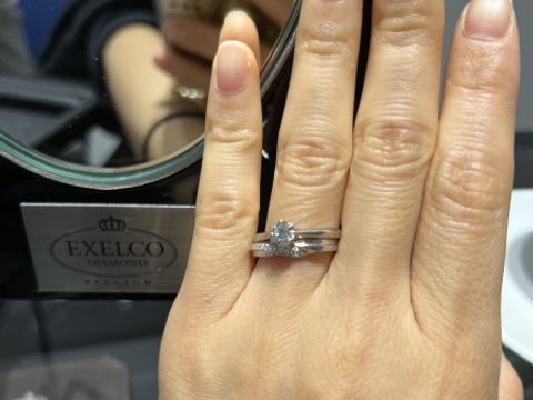 【エクセルコダイヤモンド(EXELCO DIAMOND)の口コミ】 デザインと価格です。一生身に付けるものなので、今好きなデザインという…