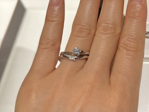 【俄(にわか)の口コミ】 初桜という指輪が気になりました。私達の初デートで、桜を見たので、自分…