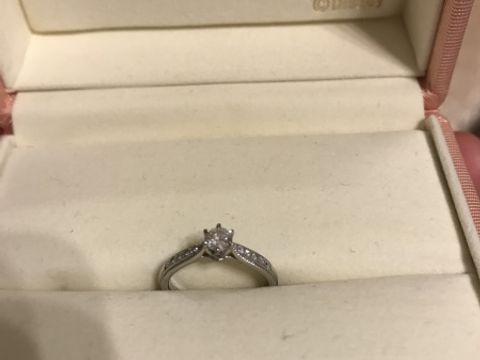 【ケイウノ ブライダル(K.UNO BRIDAL)の口コミ】 憧れのお店で、10代の頃からここの指輪がいいなと思っていました。
指輪探…