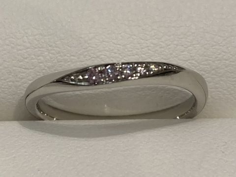 【CAFERING(カフェリング)の口コミ】 カフェリングはブルーダイヤモンドの印象が強かったのですが、ピンクダイ…