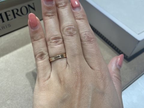 【ブシュロン(BOUCHERON)の口コミ】 ゴールドをつけさせていただきました。シンプルだけど品がありました！着…