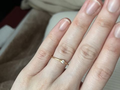【ティファニー(Tiffany & Co.)の口コミ】 シンプルなひと粒ダイヤの指輪です。婚約してから初めての誕生日に一緒に…