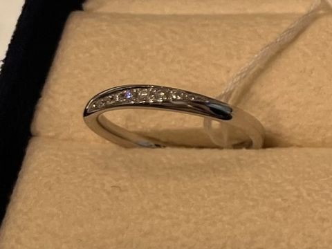 【ヴァンドーム青山(VENDOME AOYAMA)の口コミ】 とてもシンプルでかつ、可愛らしいデザインでした。価格が良心的なのも有…