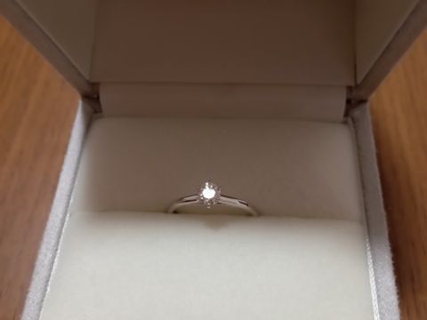 【Toi-lueur(トワル)の口コミ】 シンプルなデザインで、号数も0.5号刻みであり、自分のサイズにぴったり合…