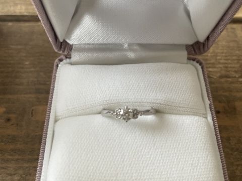 【ジュエリーツツミ(JEWELRY TSUTSUMI)の口コミ】 婚約指輪のダイヤモンドは私の誕生日に由来したサイズにしたい、というこ…